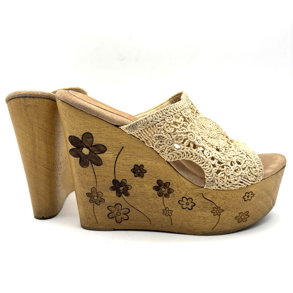 Vintage Y2K Sbicca Carolena Cream Crochet Floral Stamped Wood Wedge Sandals 8M